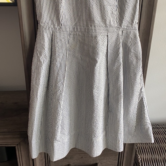 GAP Seersucker Fit and Flare Dress Size 0 - Picture 5 of 7